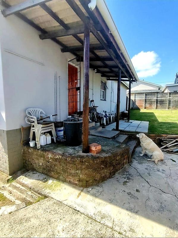 4 Bedroom Property for Sale in Cambridge West Eastern Cape